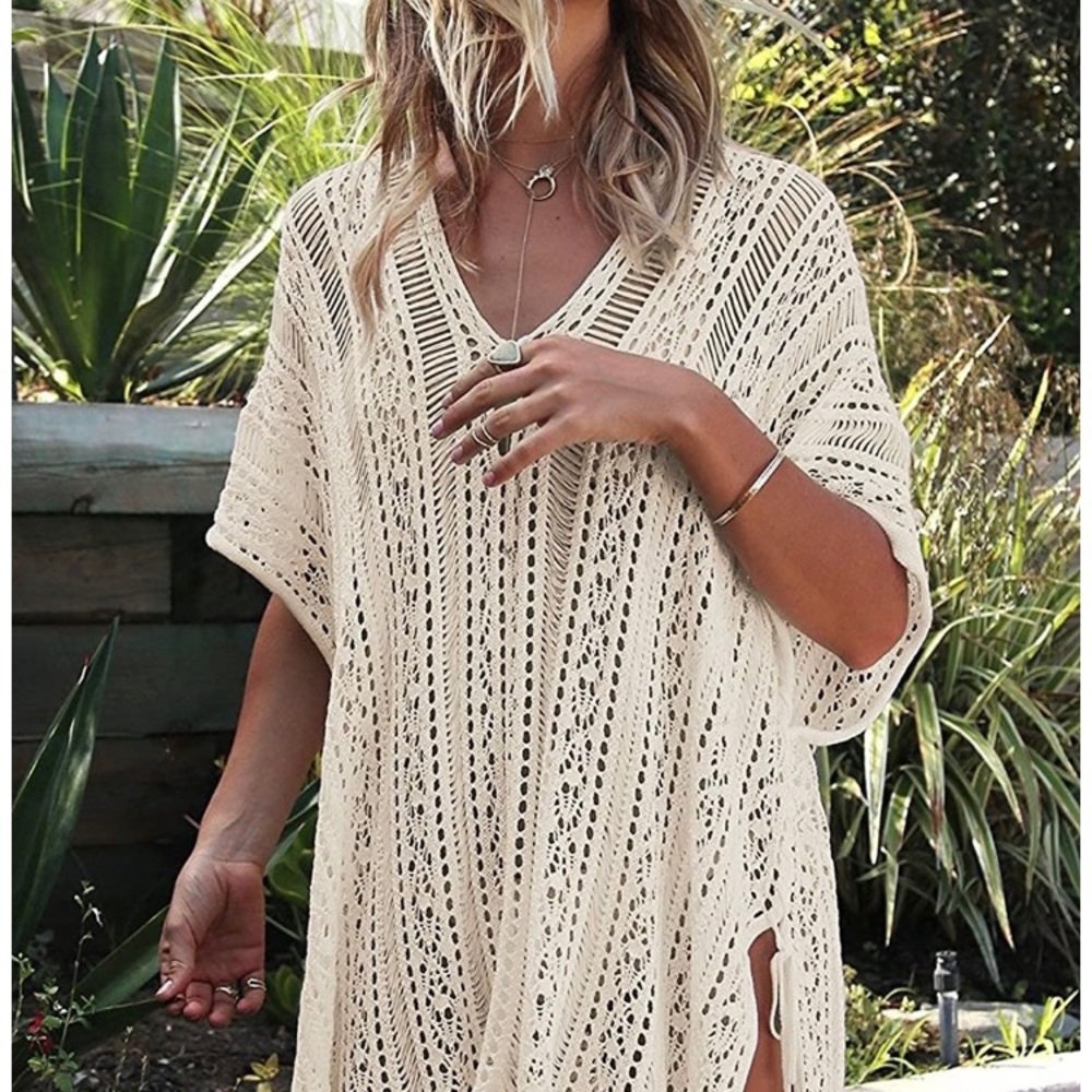 WOMANS BEACH COVER UP
